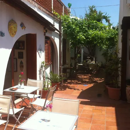 Beach Hotel 14Leoni B&B-2